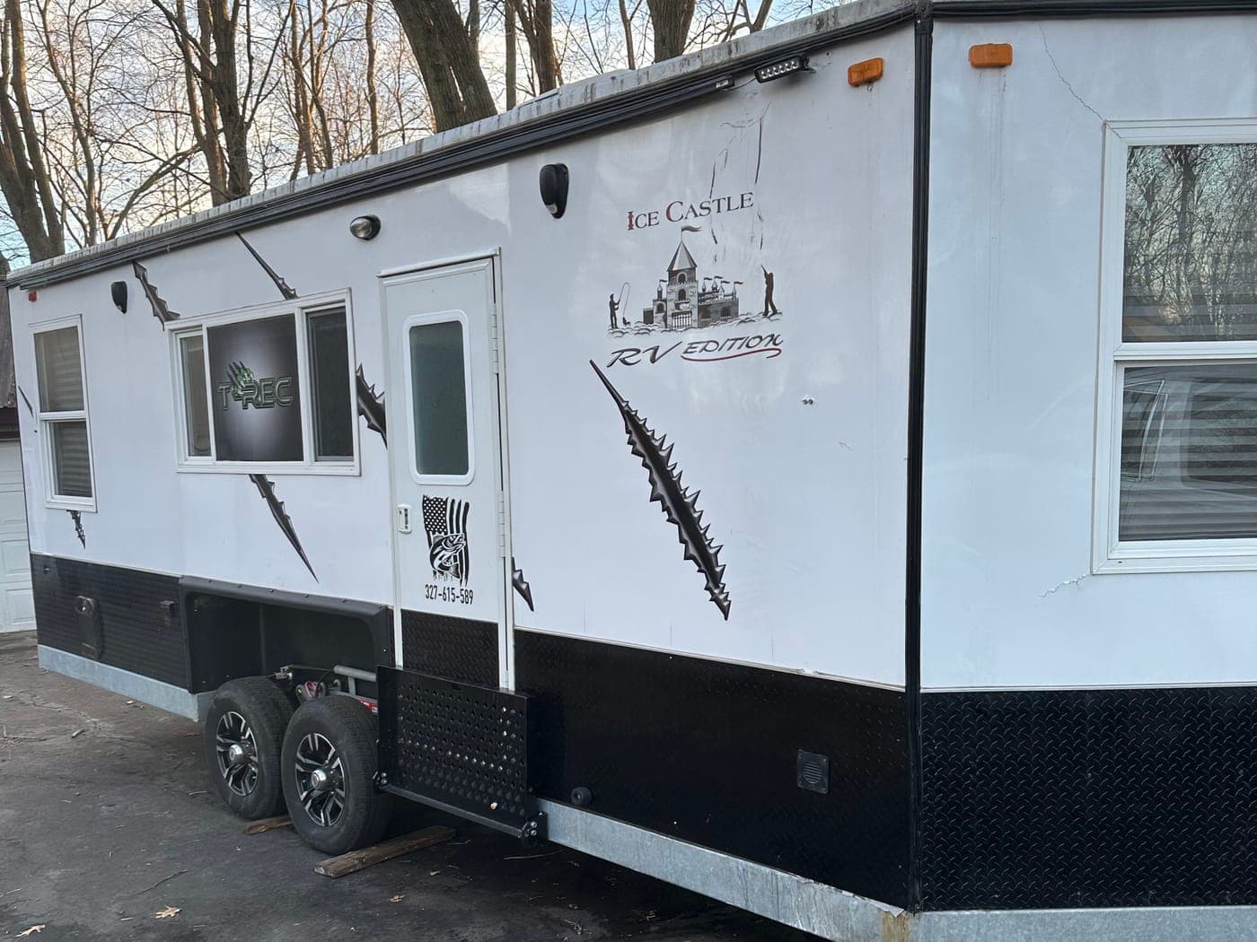 T-Rex 8x22